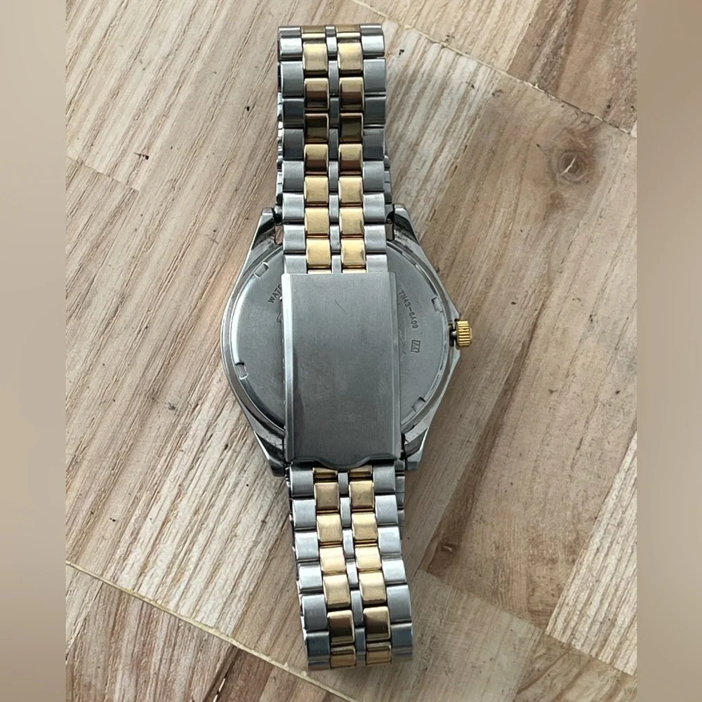 Seiko Men’s Watch Vintage Gray Dial Day Date Windows Two-Tone Stainless Bracelet